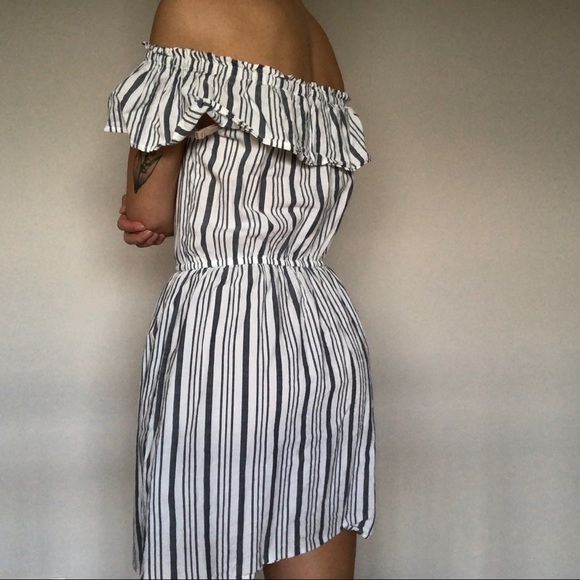 DIVIDED Off the shoulder striped mini dress - Picture 3 of 4